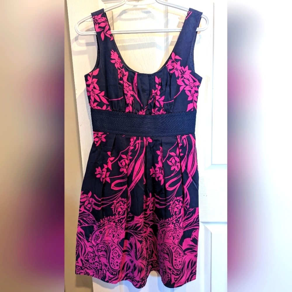 💙 KENSIE 💙 Fuschia + Navy Floral Dress